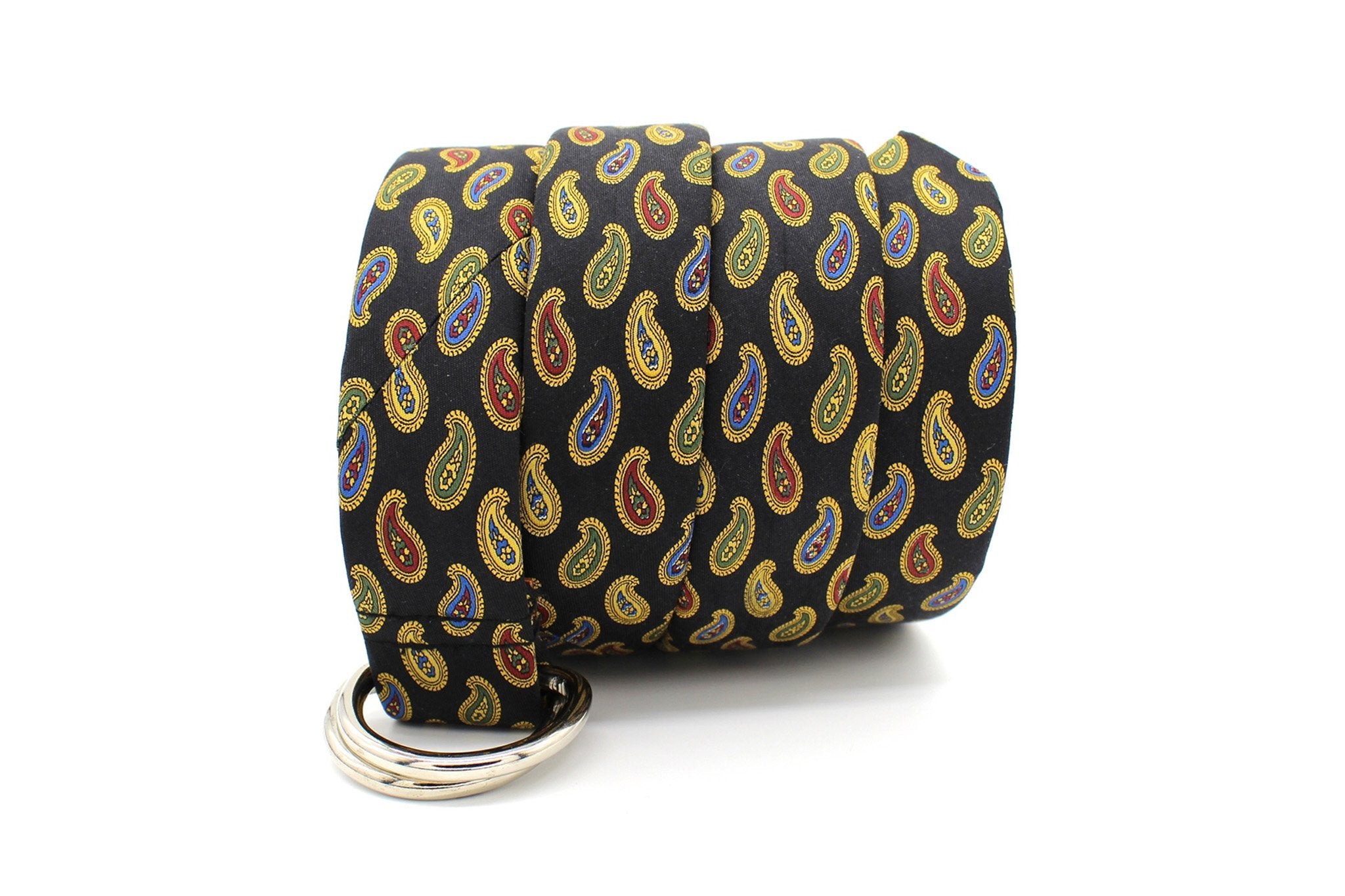 KRAGÜ PAISLEY PRECIOUS BLACK - KRAGÜ GÜRTEL AUS SEIDE MIT SILBERNER GÜRTELSCHNALLE. DAS MODISCHE ACCESSOIRE. AUFFÄLLIG, STYLISCH UND MODERN.