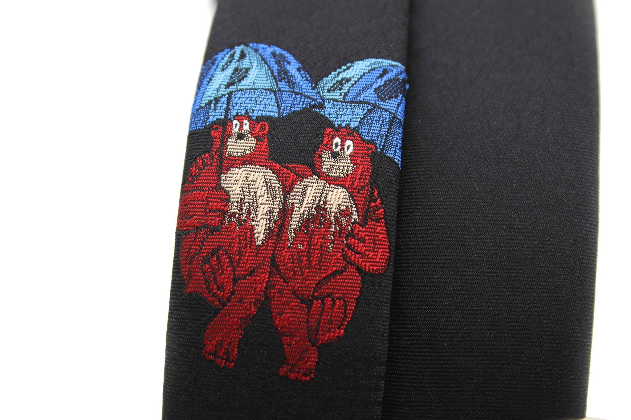 KRAGÜ BEARS RAIN FUN - KRAGÜ GÜRTEL AUS SEIDE MIT SILBERNER GÜRTELSCHNALLE. DAS MODISCHE ACCESSOIRE. AUFFÄLLIG, STYLISCH UND MODERN.