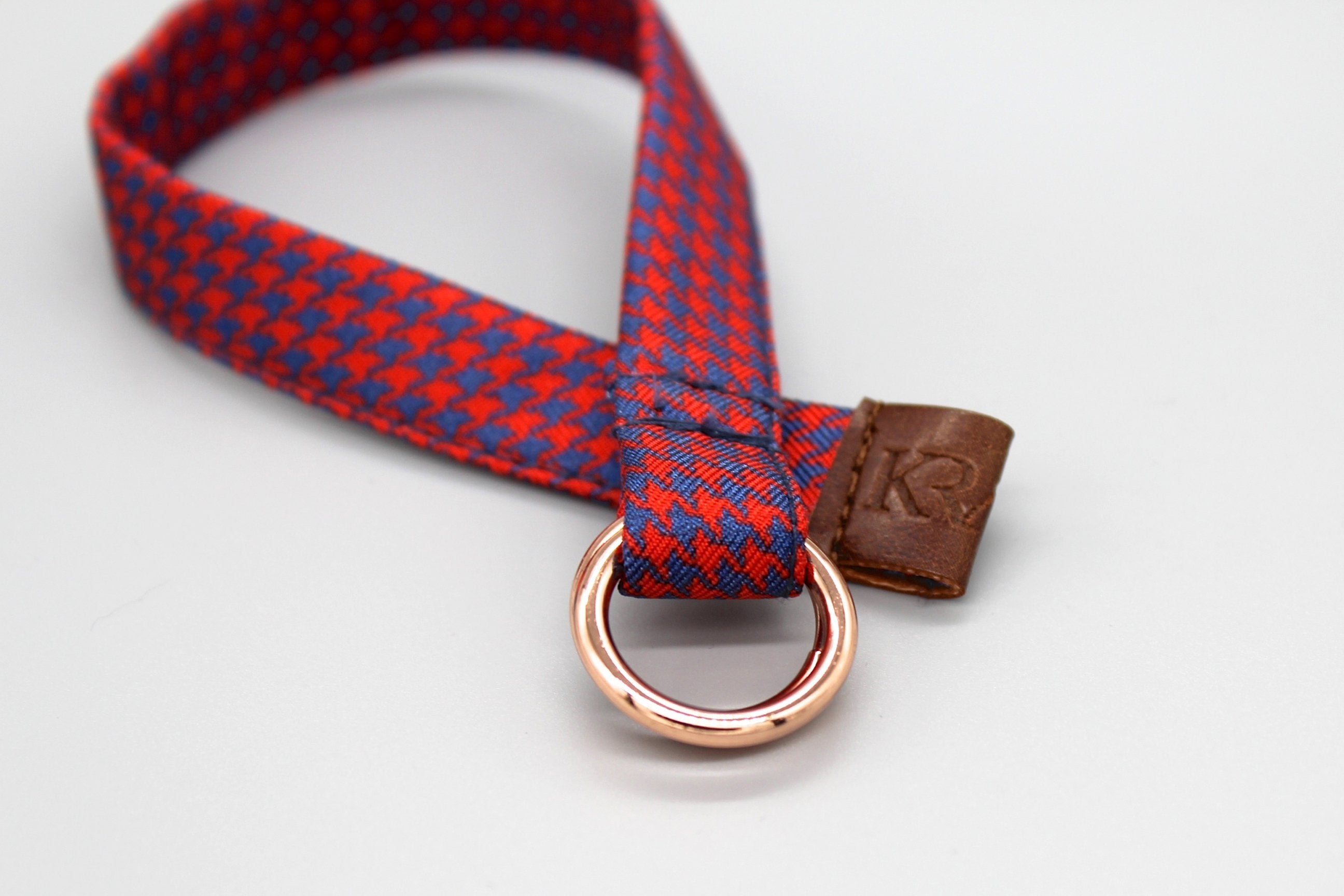 KRAGÜ BRACELET RED HOUNDSTOOTH - ROSÉ - KRAGÜ ARMBAND UNISEX ARMBAND. MODERNES UND STYLISCHEN SEIDENARMBAND