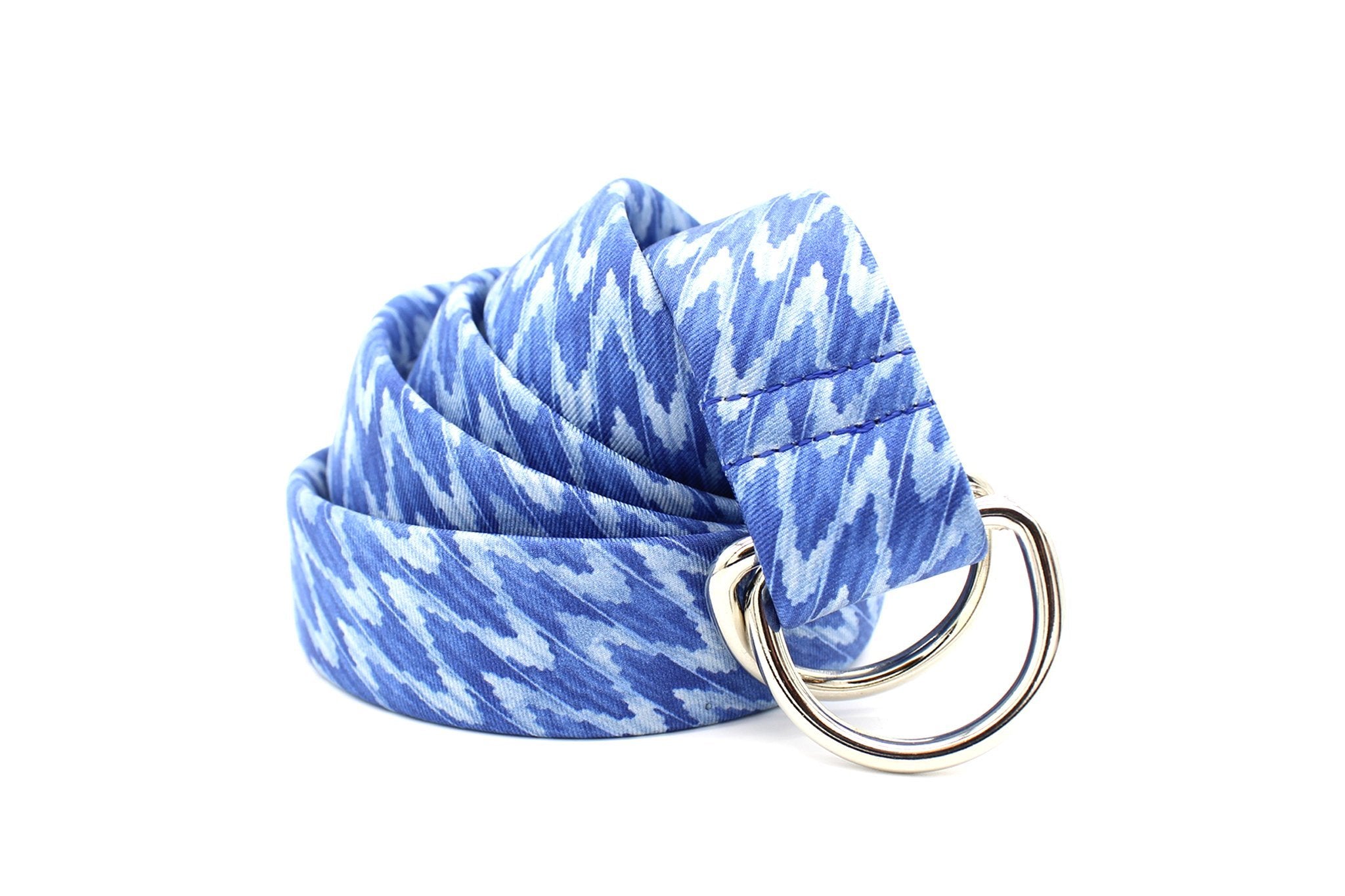 KRAGÜ DEEP BLUE WAVES - KRAGÜ GÜRTEL AUS SEIDE MIT SILBERNER GÜRTELSCHNALLE. DAS MODISCHE ACCESSOIRE. AUFFÄLLIG, STYLISCH UND MODERN.