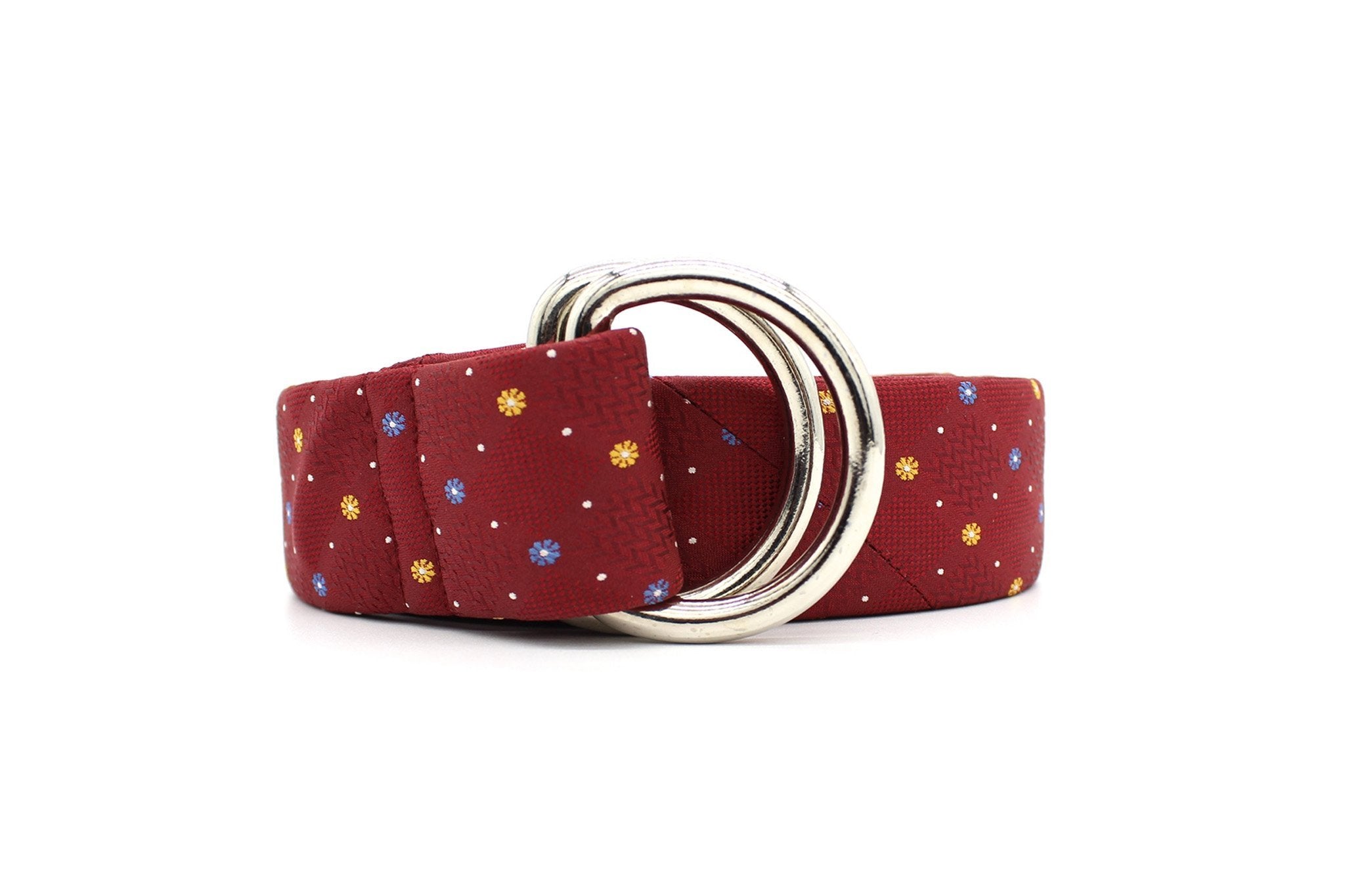 KRAGÜ DOT & FLOWER RED - KRAGÜ GÜRTEL AUS SEIDE MIT SILBERNER GÜRTELSCHNALLE. DAS MODISCHE ACCESSOIRE. AUFFÄLLIG, STYLISCH UND MODERN.