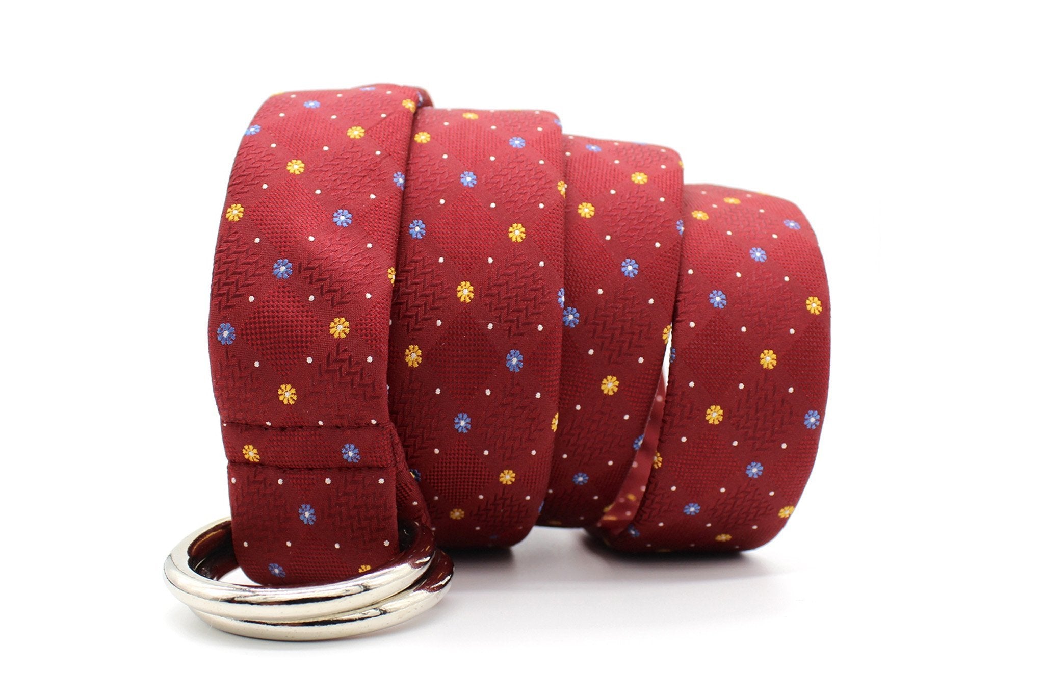 KRAGÜ DOT & FLOWER RED - KRAGÜ GÜRTEL AUS SEIDE MIT SILBERNER GÜRTELSCHNALLE. DAS MODISCHE ACCESSOIRE. AUFFÄLLIG, STYLISCH UND MODERN.
