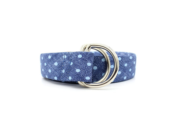 KRAGÜ DOTS BLUE ON BLUE - KRAGÜ GÜRTEL AUS SEIDE MIT SILBERNER GÜRTELSCHNALLE. DAS MODISCHE ACCESSOIRE. AUFFÄLLIG, STYLISCH UND MODERN.