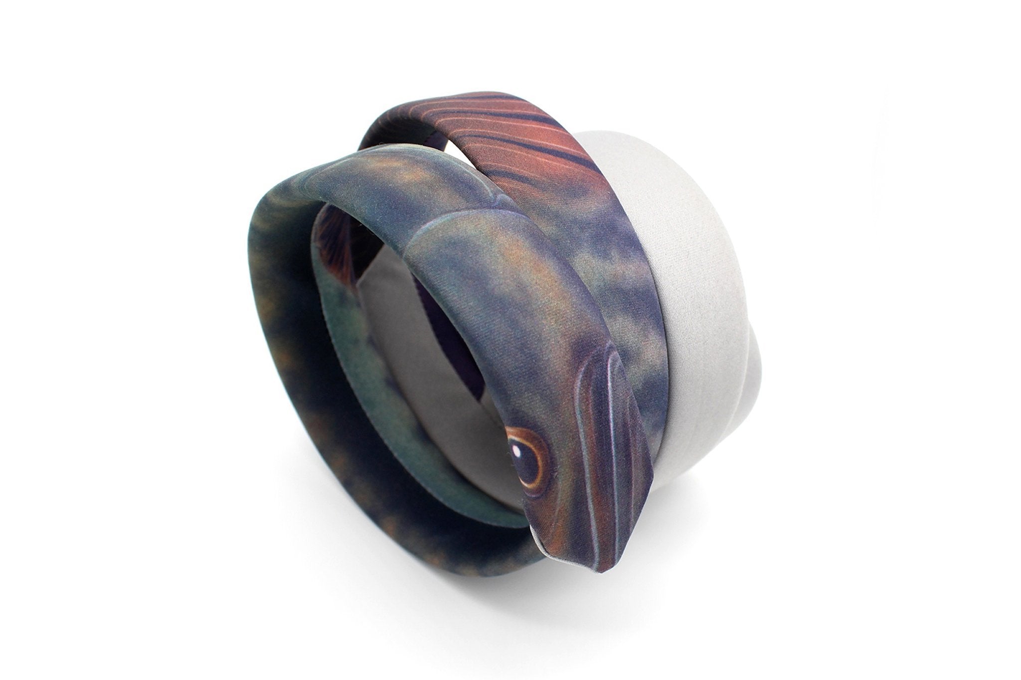 KRAGÜ EEL STONEGREY - KRAGÜ GÜRTEL AUS SEIDE MIT SILBERNER GÜRTELSCHNALLE. DAS MODISCHE ACCESSOIRE. AUFFÄLLIG, STYLISCH UND MODERN.