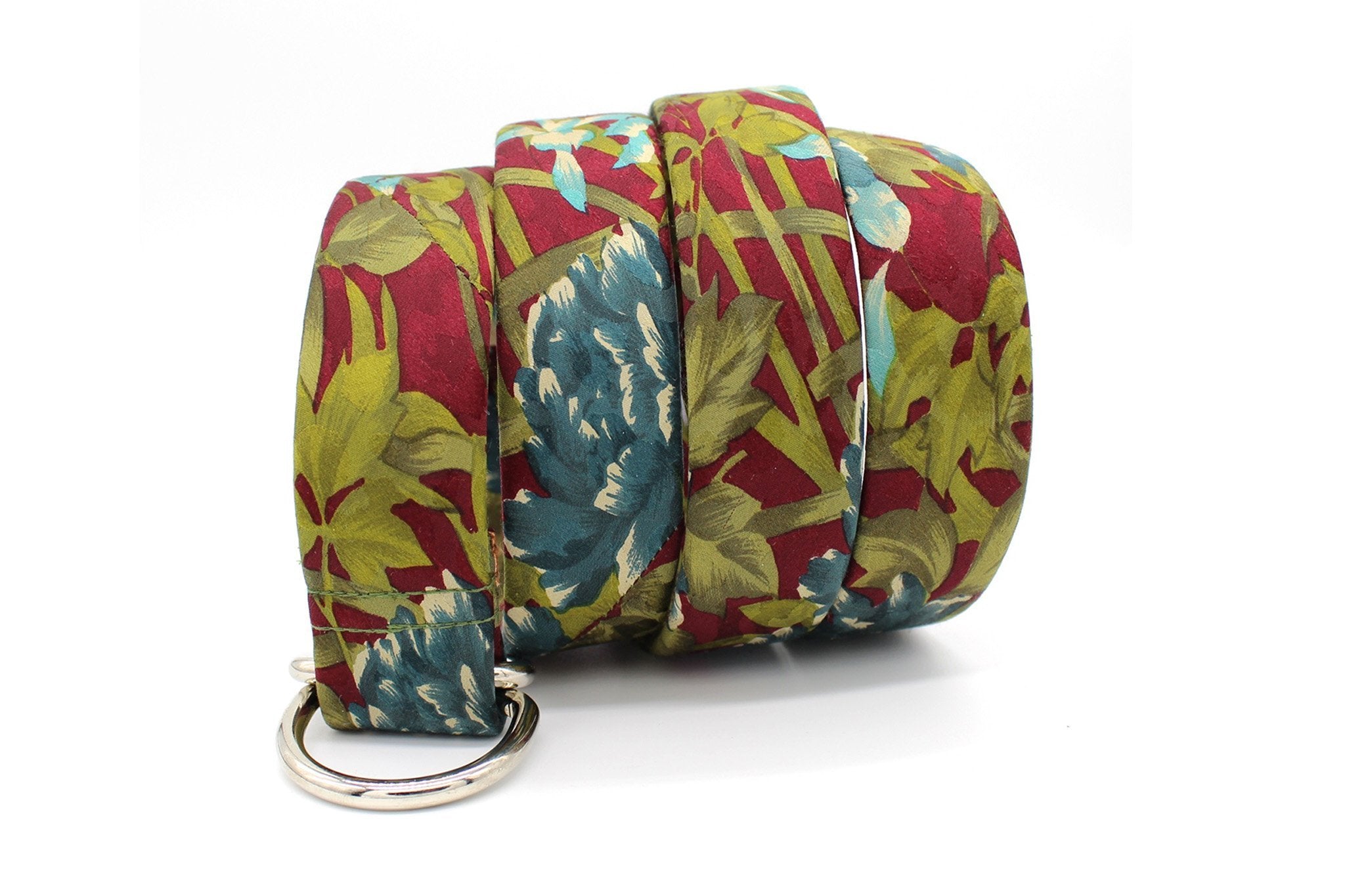 KRAGÜ GARDEN OF EDEN - KRAGÜ GÜRTEL AUS SEIDE MIT SILBERNER GÜRTELSCHNALLE. DAS MODISCHE ACCESSOIRE. AUFFÄLLIG, STYLISCH UND MODERN.