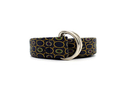 KRAGÜ GOLDEN CHAIN BLUE - KRAGÜ GÜRTEL AUS SEIDE MIT SILBERNER GÜRTELSCHNALLE. DAS MODISCHE ACCESSOIRE. AUFFÄLLIG, STYLISCH UND MODERN.