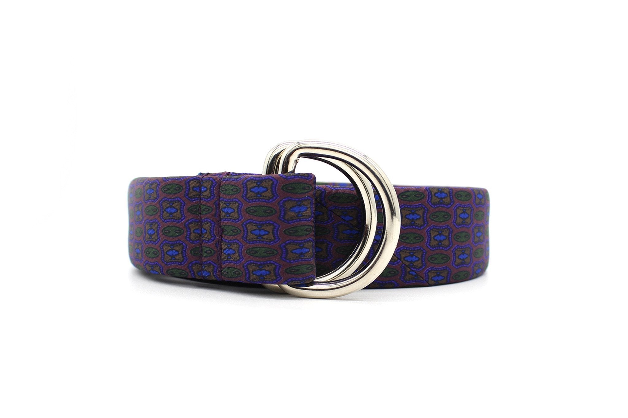 KRAGÜ PURPLE PHANTASY - KRAGÜ GÜRTEL AUS SEIDE MIT SILBERNER GÜRTELSCHNALLE. DAS MODISCHE ACCESSOIRE. AUFFÄLLIG, STYLISCH UND MODERN.