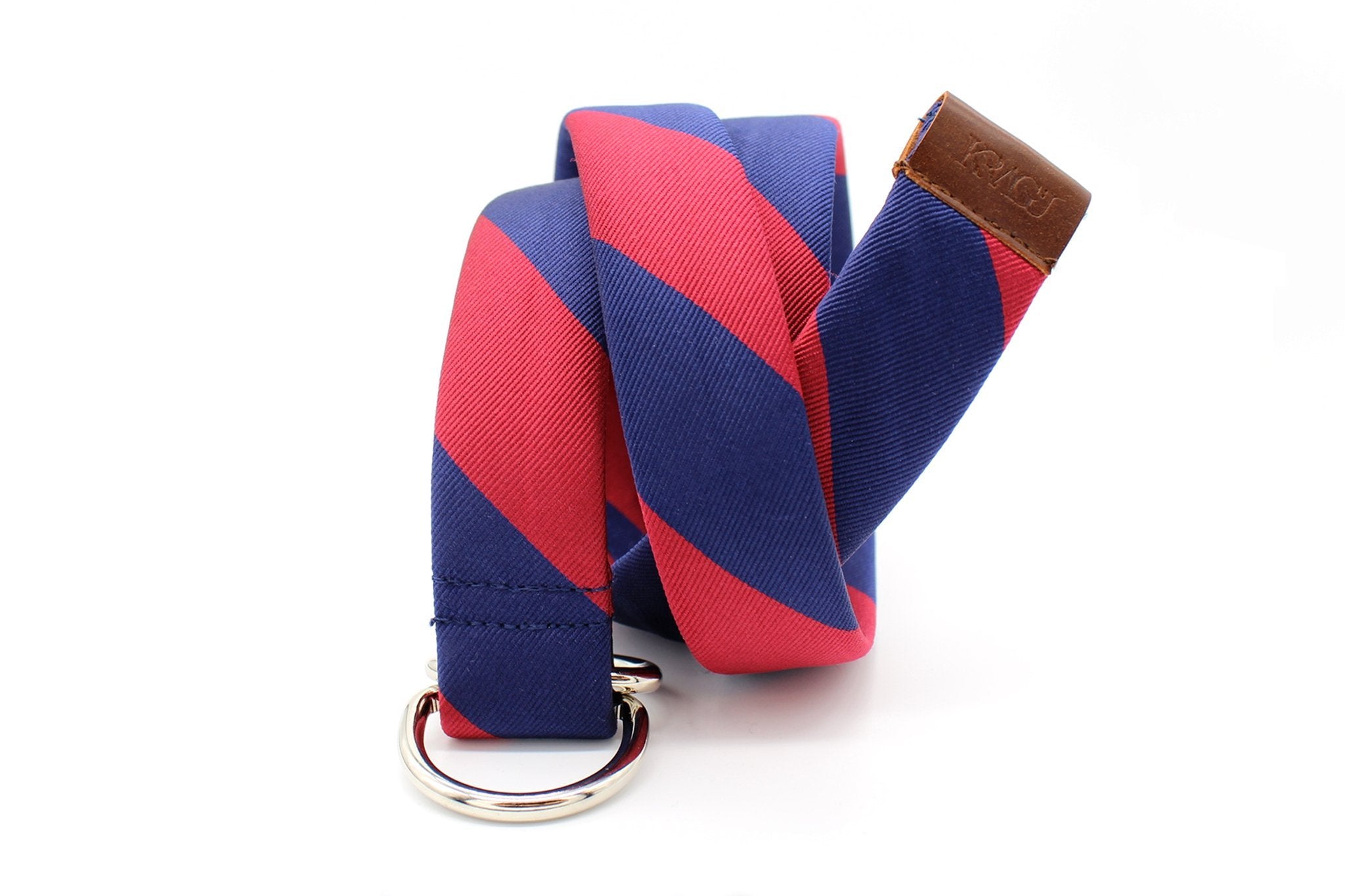 KRAGÜ ROYAL STRIPES RED BLUE - KRAGÜ GÜRTEL AUS SEIDE MIT SILBERNER GÜRTELSCHNALLE. DAS MODISCHE ACCESSOIRE. AUFFÄLLIG, STYLISCH UND MODERN.